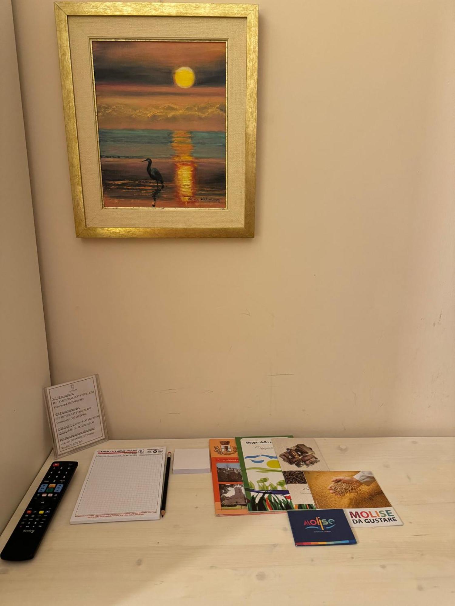 Hotel Lo Smeraldo Roccavivara Luaran gambar