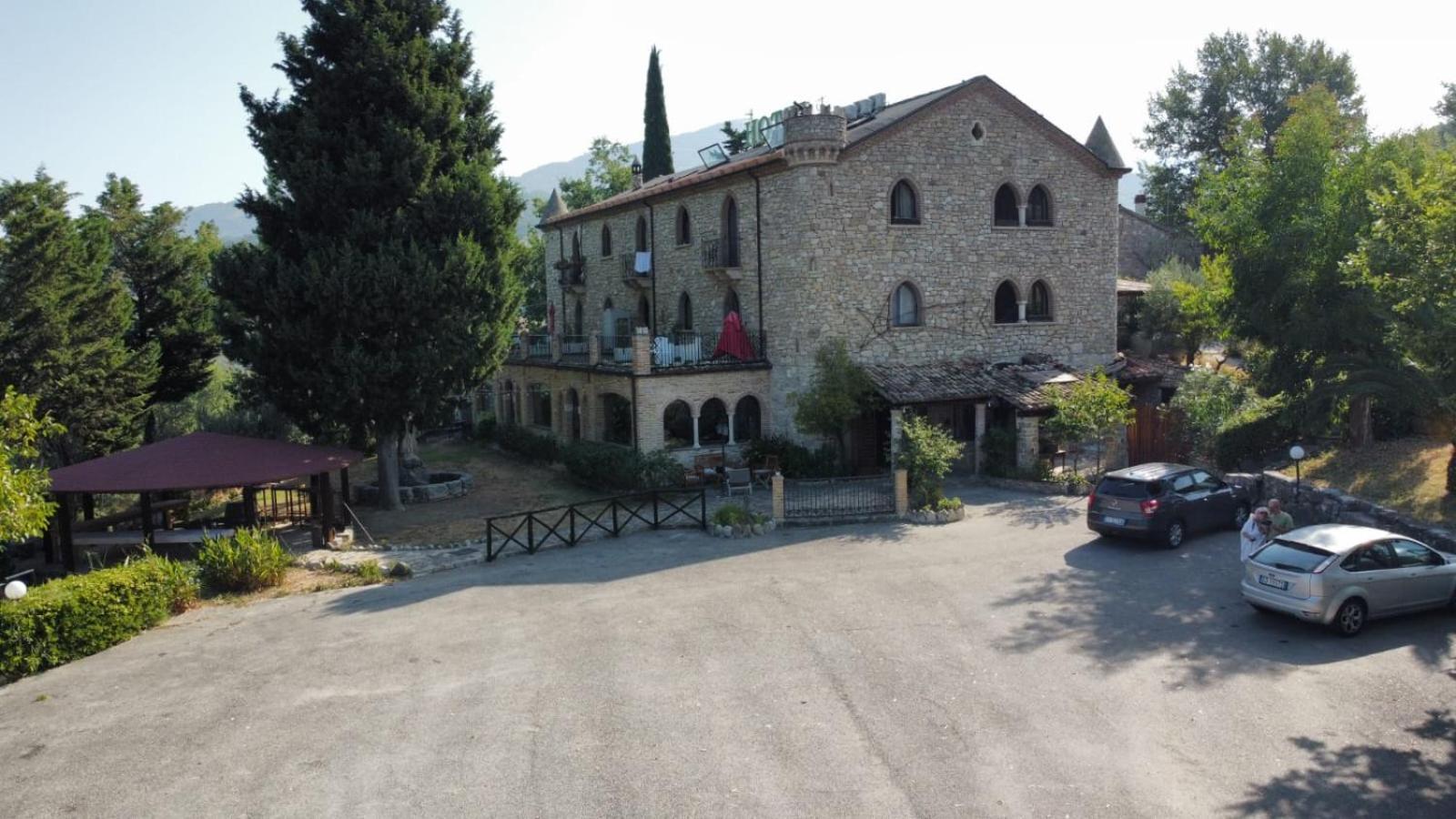 Hotel Lo Smeraldo Roccavivara Luaran gambar