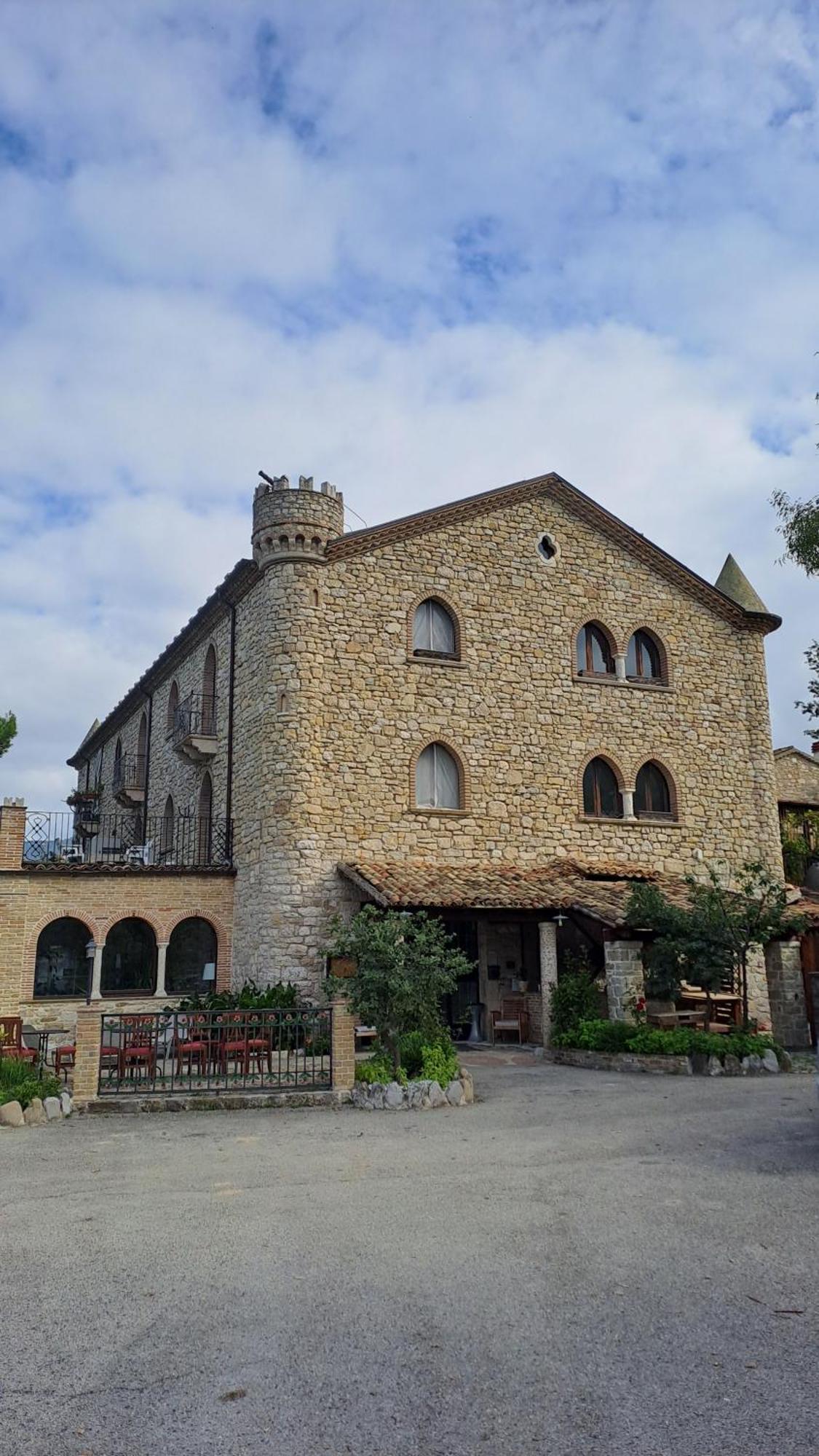 Hotel Lo Smeraldo Roccavivara Luaran gambar